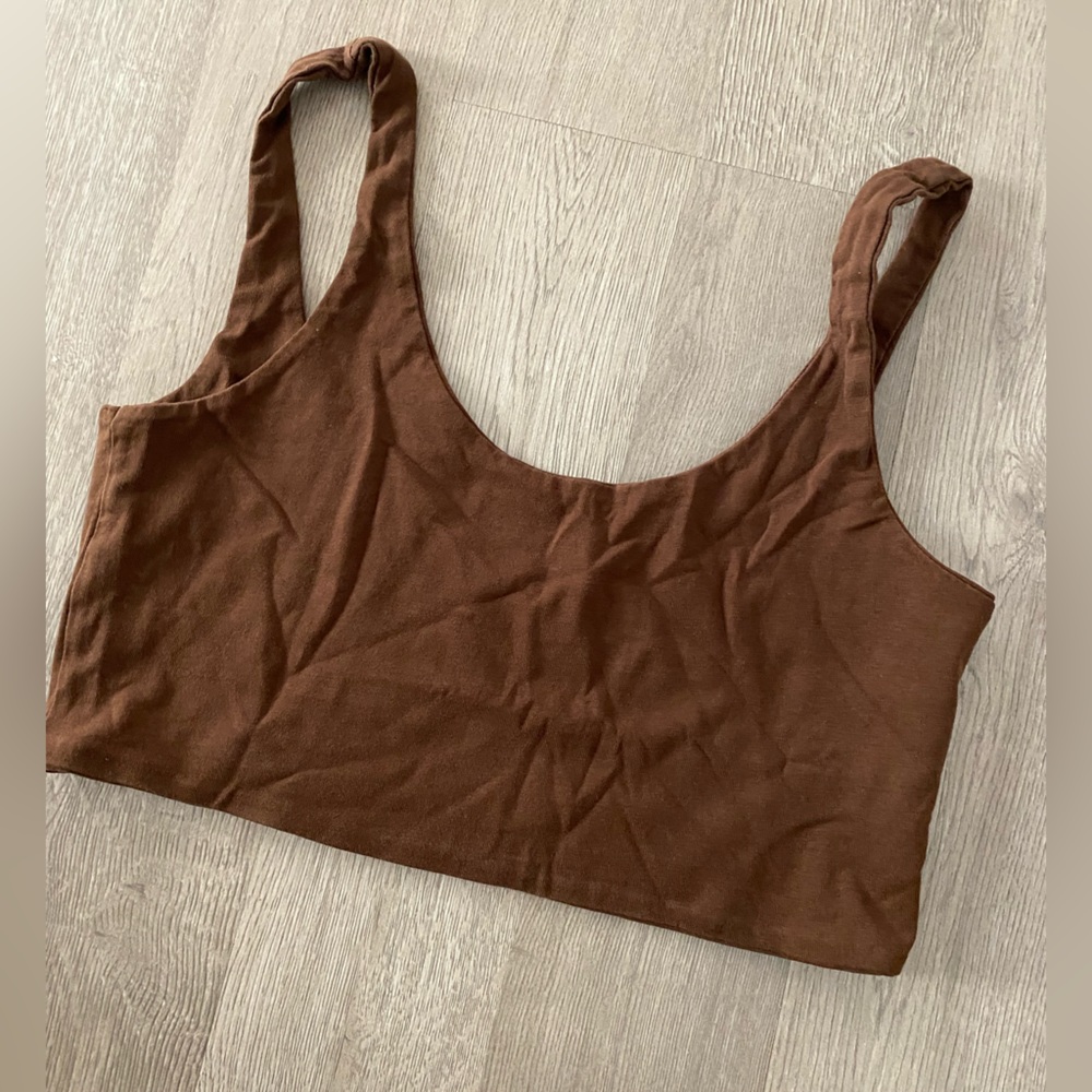 NWOT COTTON ON FLATTERING CROP TOP✨